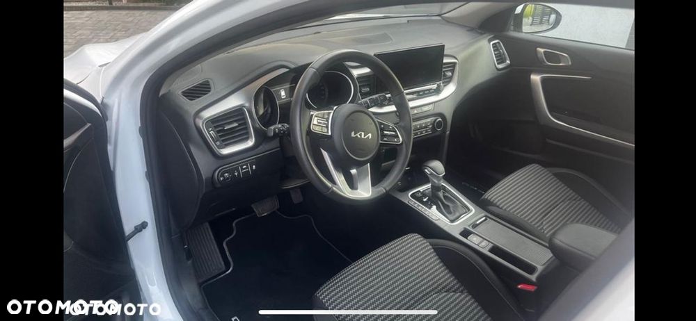 Kia Ceed 1.5 T-GDI DCT7 (48V M-H) Ultimate Edition - 30