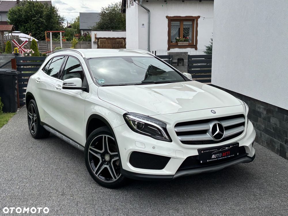 Mercedes-Benz GLA 180 AMG Line - 1