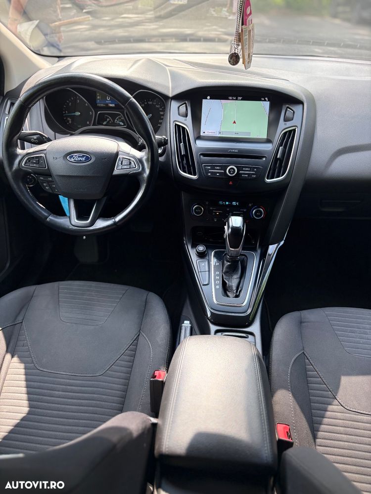 Ford Focus 1.5 TDCi Powershift Titanium - 6
