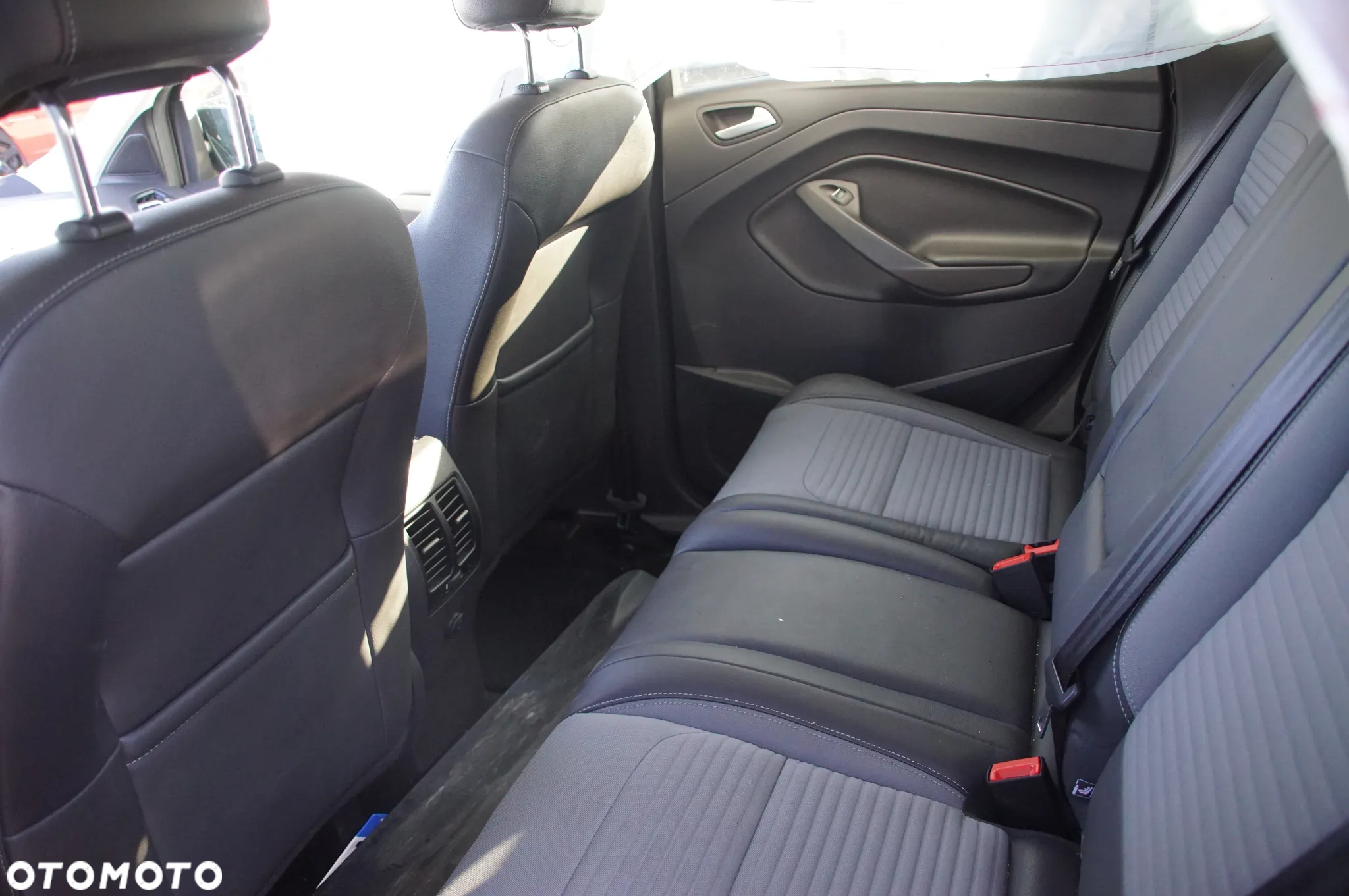 Auto na części - Ford Kuga MK2 2.0 TDCI 150 KM T7MA CMMT6 Shadow Black 2017R Drzwi Szyby Klapa Felgi Lampa Skrzynia Silnik - 17