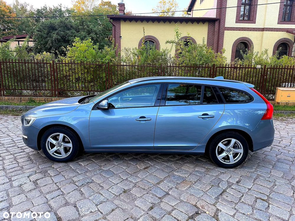 Volvo V60 D3 Momentum - 5