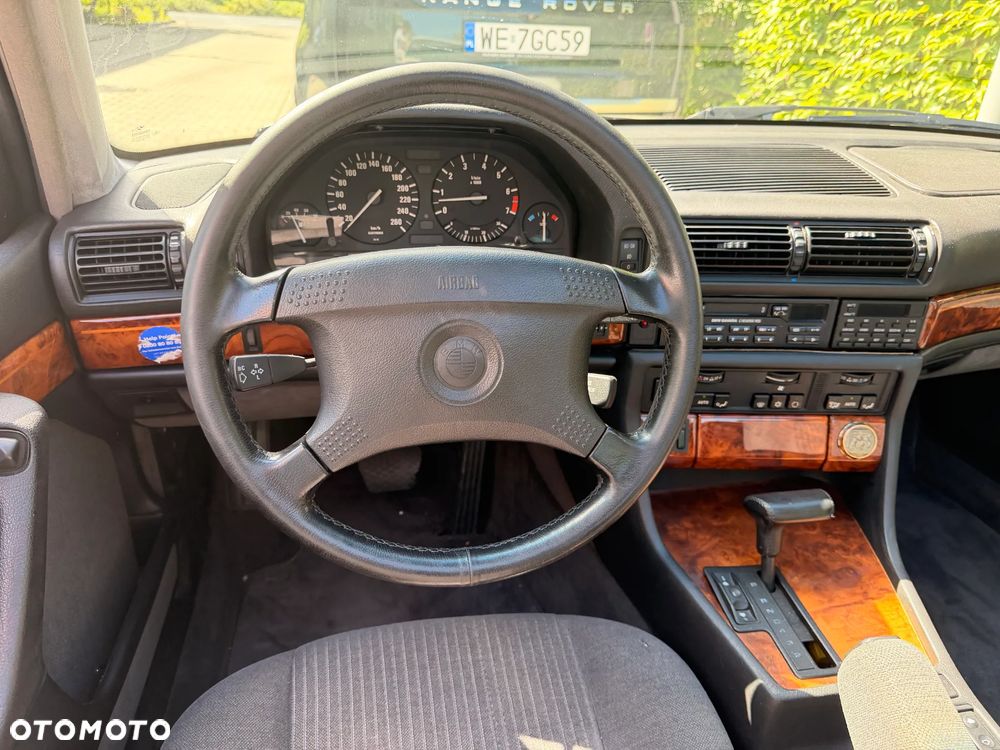 BMW Seria 7 - 33
