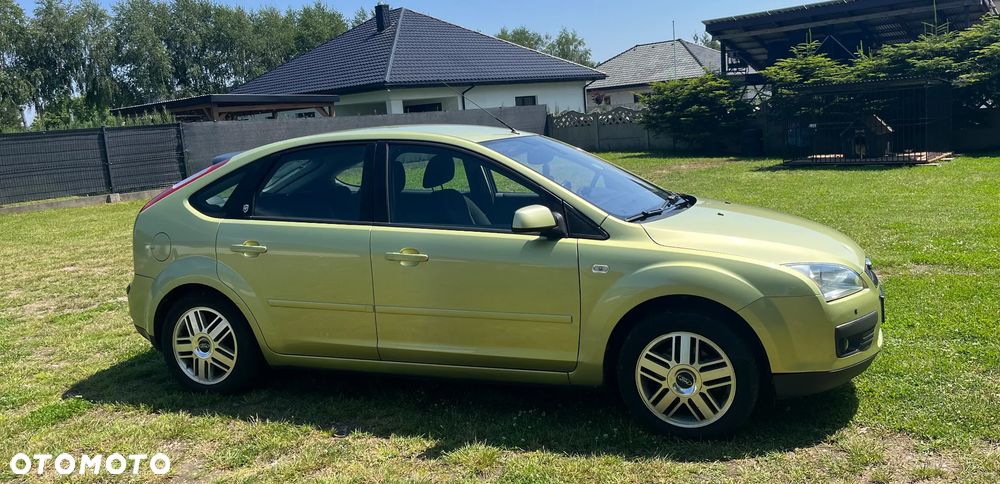Ford Focus 1.6 16V Ghia - 13