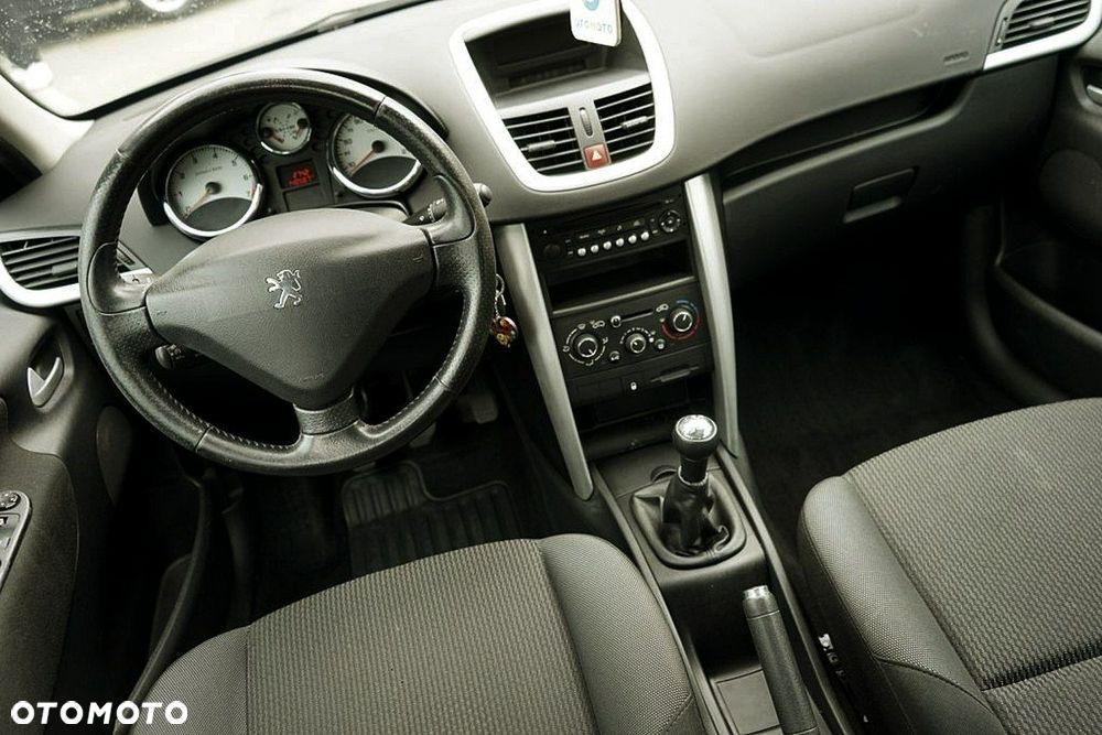 Peugeot 207 - 23