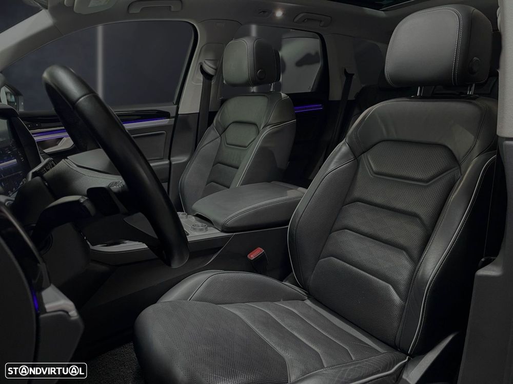 VW Touareg 3.0 TSI e-Hybrid Plus - 27