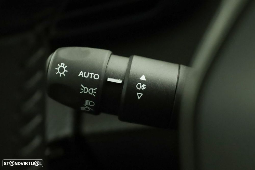 Peugeot 2008 1.2 PureTech Allure - 16