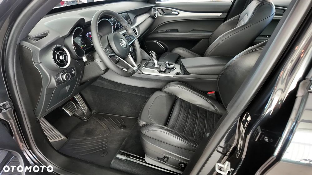Alfa Romeo Stelvio 2.0 Turbo 16V AT8-Q4 Sprint - 10