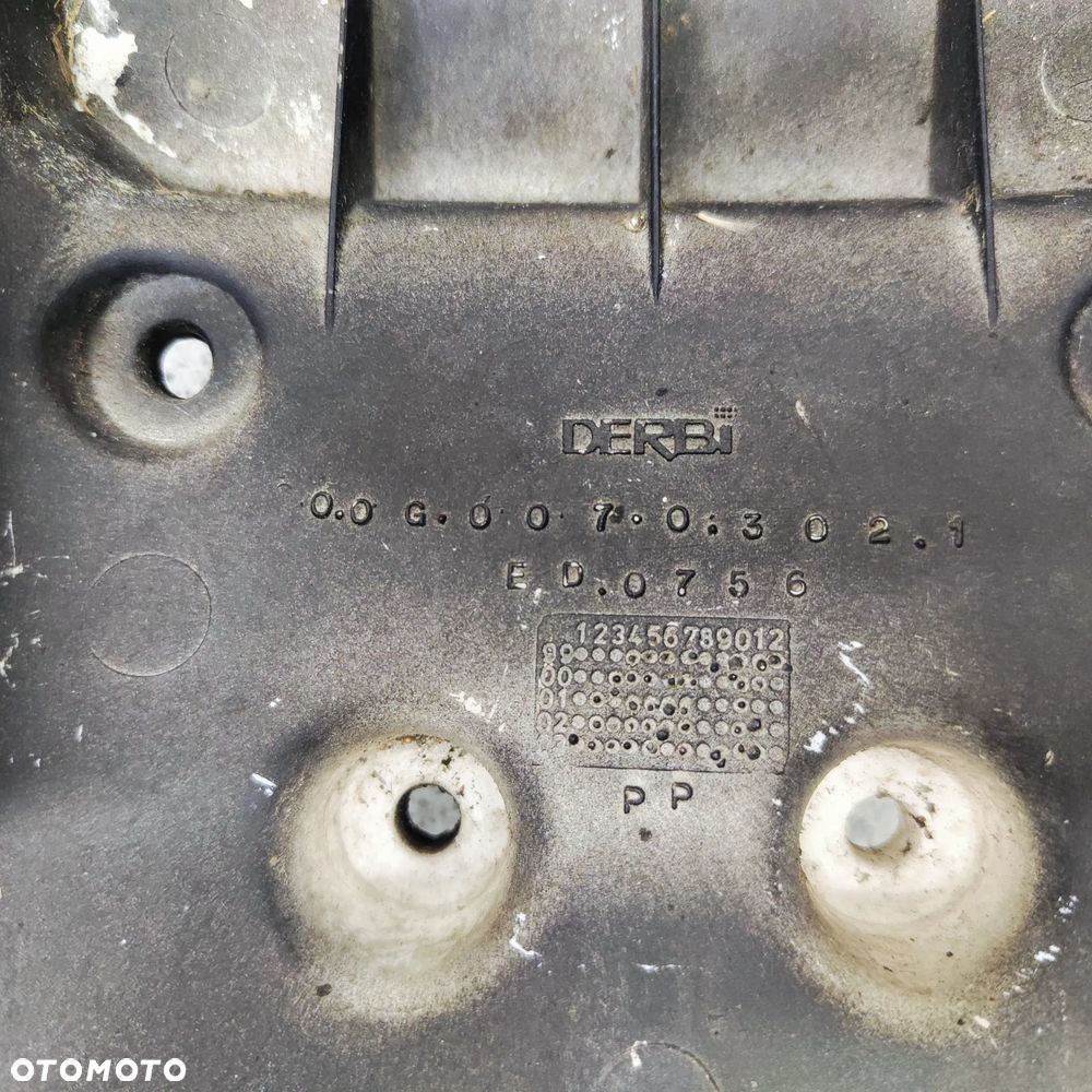 Błotnik przód, przedni Derbi Atlantis 50 - 17