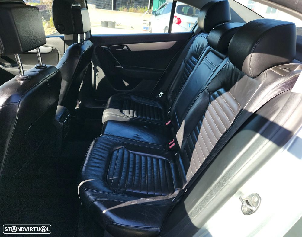 VW Passat 2.0 TDI Highline - 13