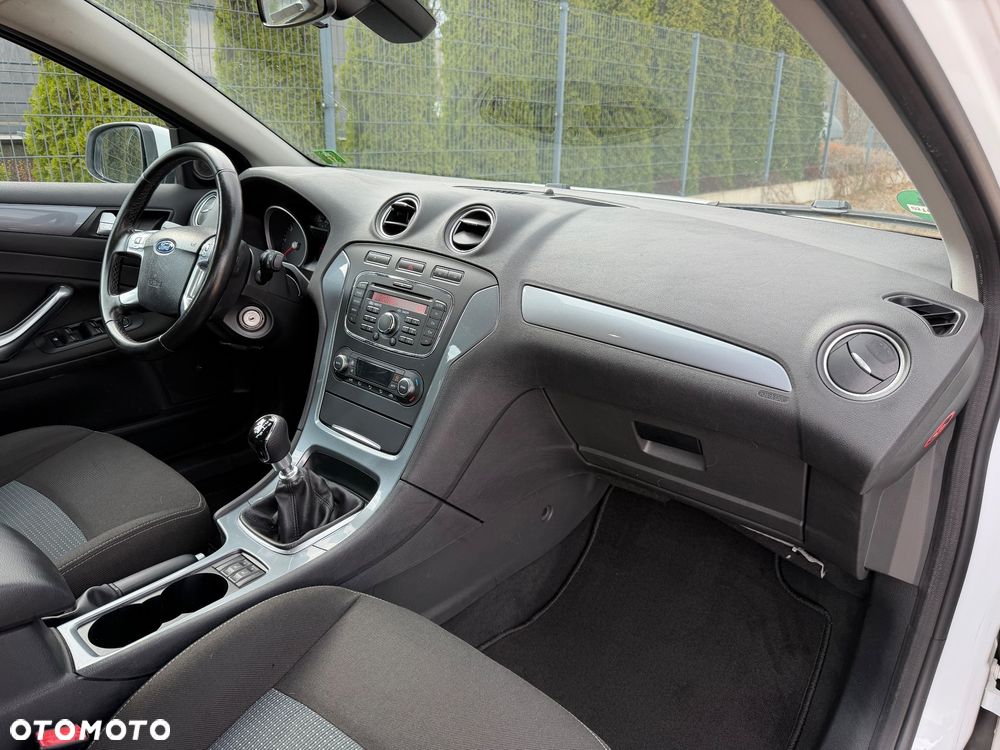 Ford Mondeo 2.0 TDCi Titanium - 24