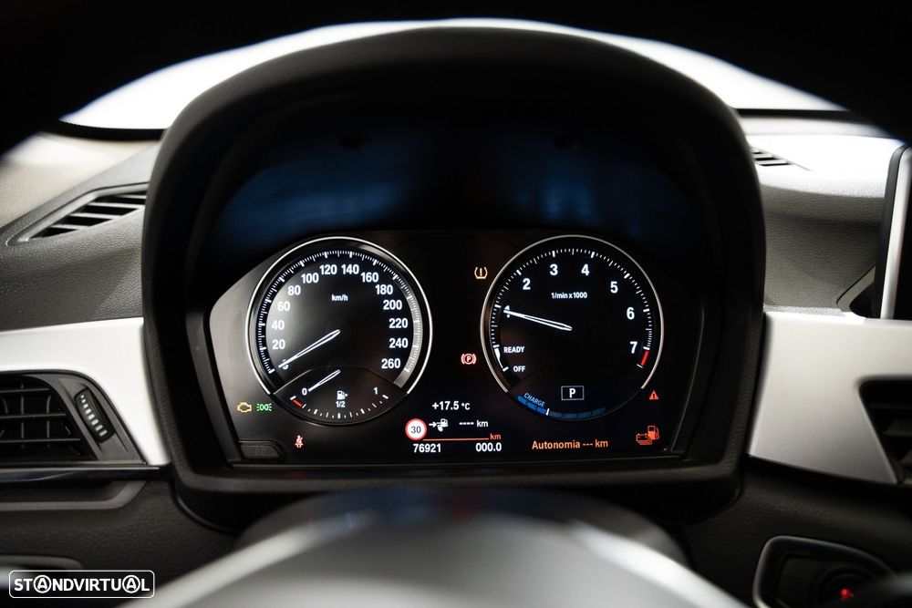 BMW X1 25 e xDrive Corporate Edition - 17