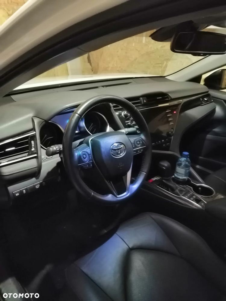Toyota Camry 2.5 Hybrid Executive CVT - 8