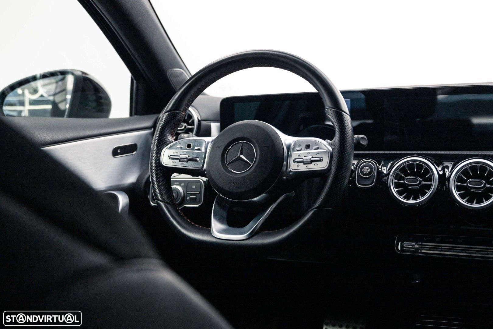 Mercedes-Benz A 250 e AMG Line - 25