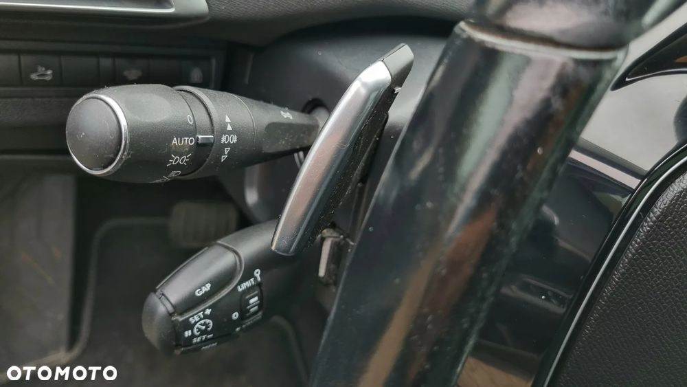 Peugeot 3008 BlueHDi 180 Stop & Start EAT8 Allure - 26