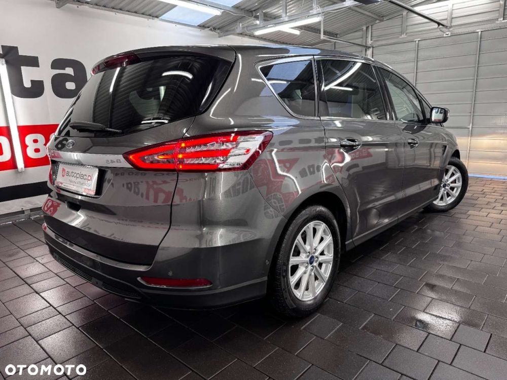 Ford S-Max - 13