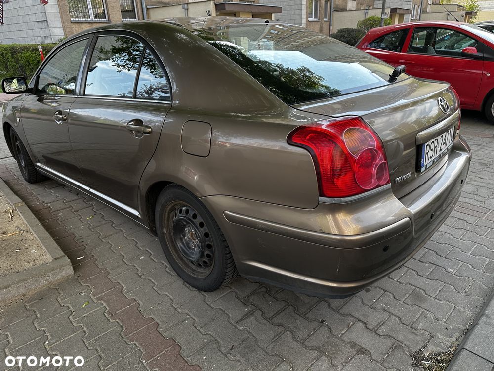 Toyota Avensis 1.8 VVT-i Sol - 10