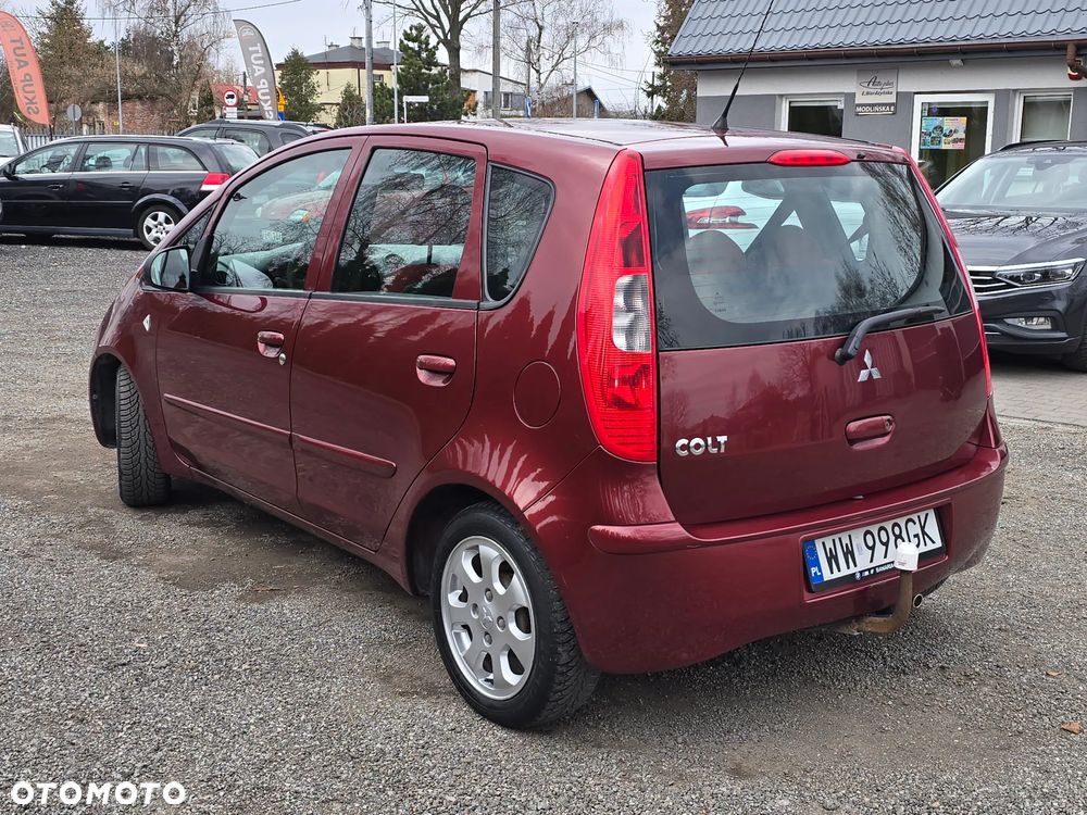 Mitsubishi Colt - 4
