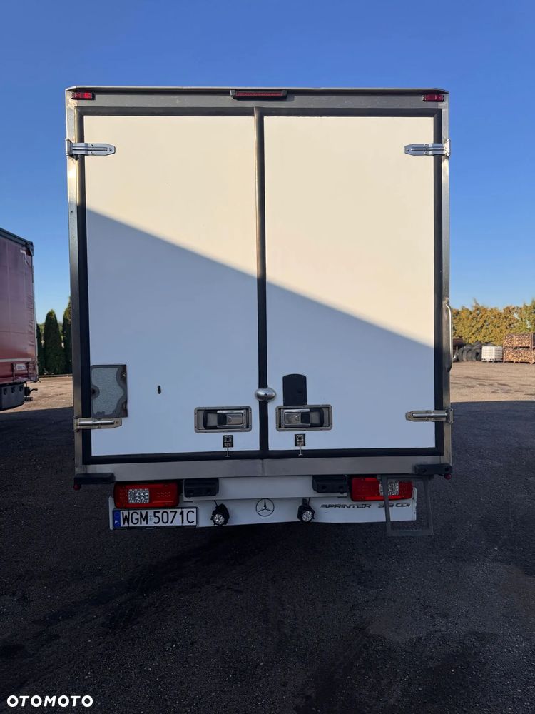 Mercedes-Benz Sprinter 319 V6 - 10