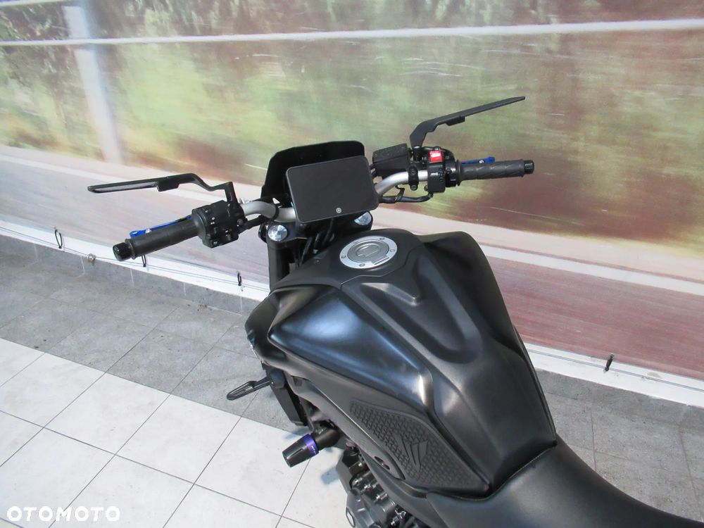Yamaha MT - 8