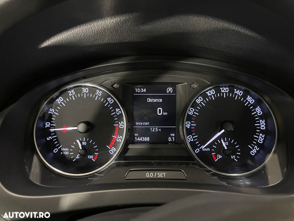 Skoda RAPID Spaceback 1.6 TDI Ambition - 23