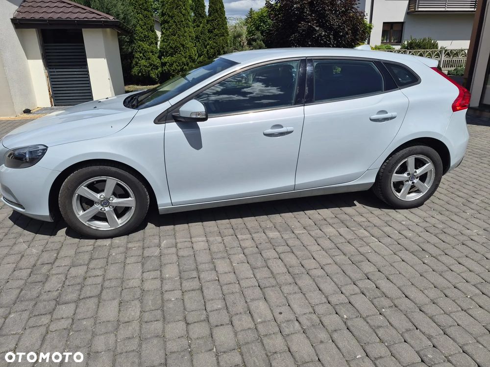 Volvo V40 D2 Drive-E Momentum - 3