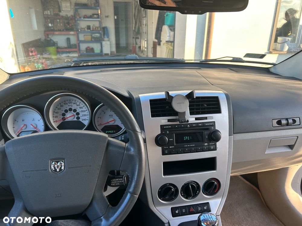 Dodge Caliber - 7