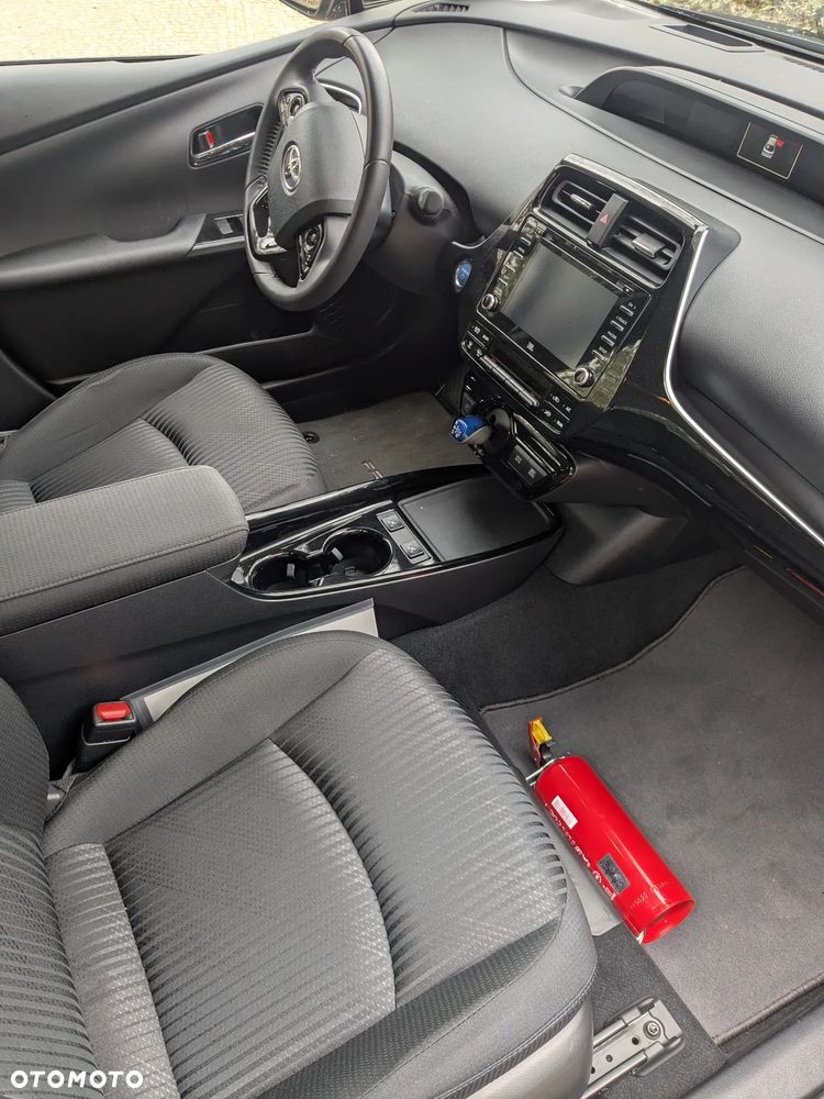 Toyota Prius Hybrid Executive - 13