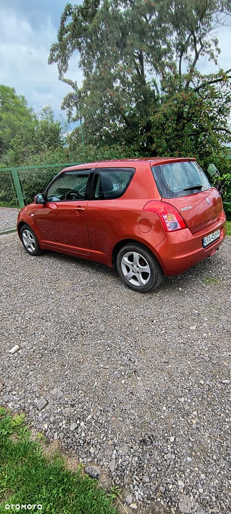 Suzuki Swift 1.3 Sakura - 3