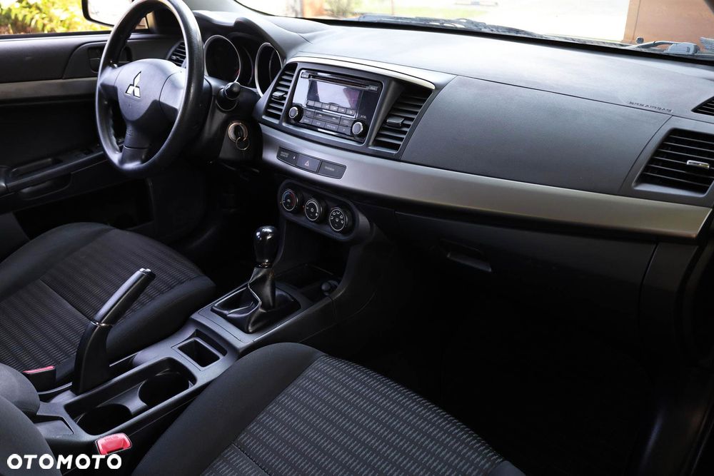 Mitsubishi Lancer 1.6 Invite - 23