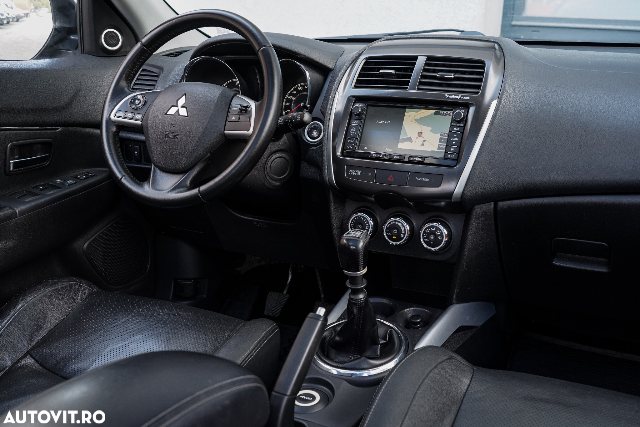 Mitsubishi ASX 1.8 DI-D 4WD Instyle - 16