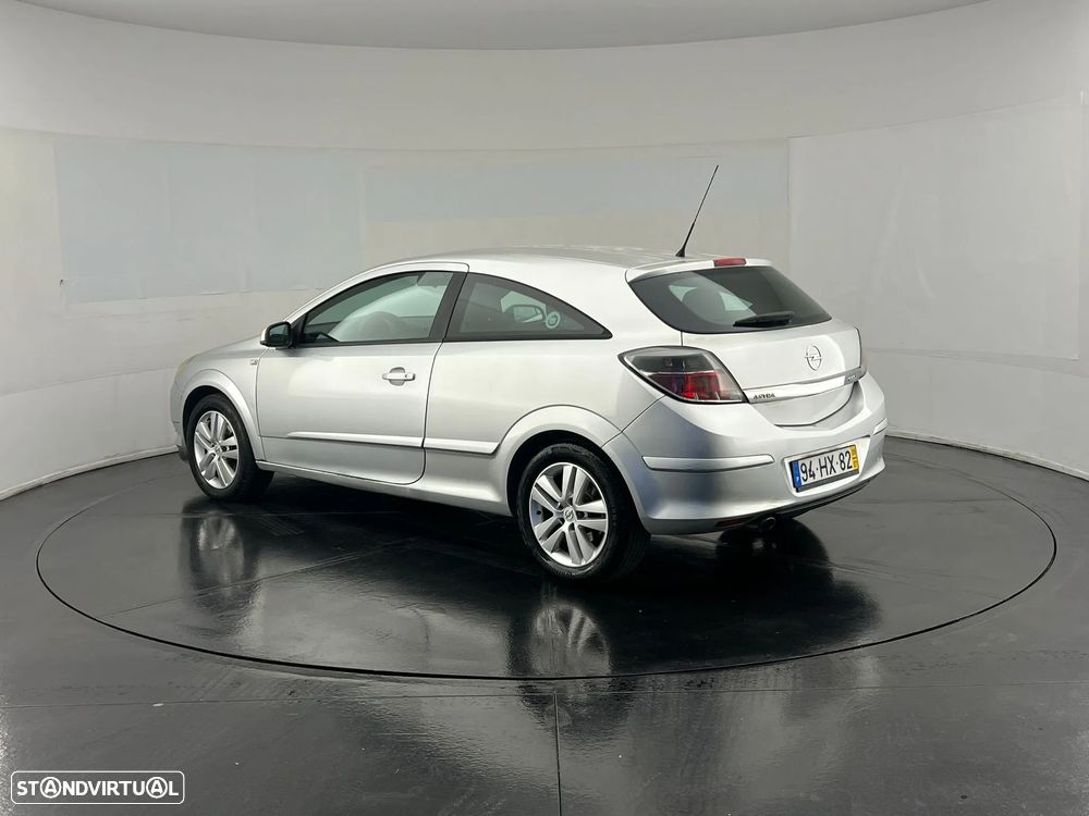 Opel Astra GTC - 3