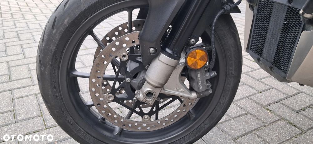 Honda VFR - 15