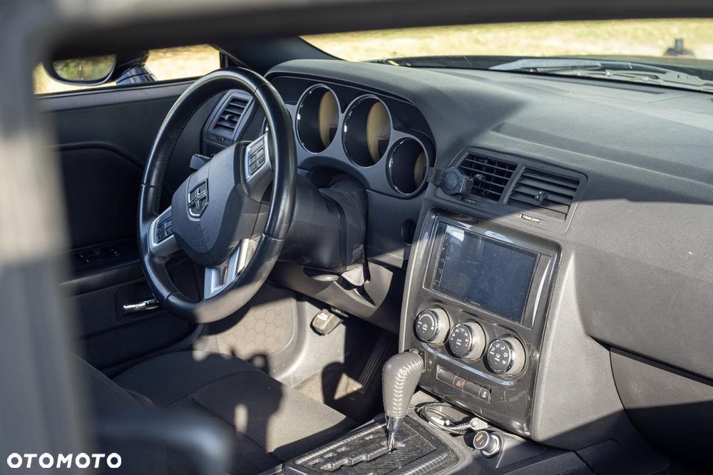 Dodge Challenger 3.5 SE - 8