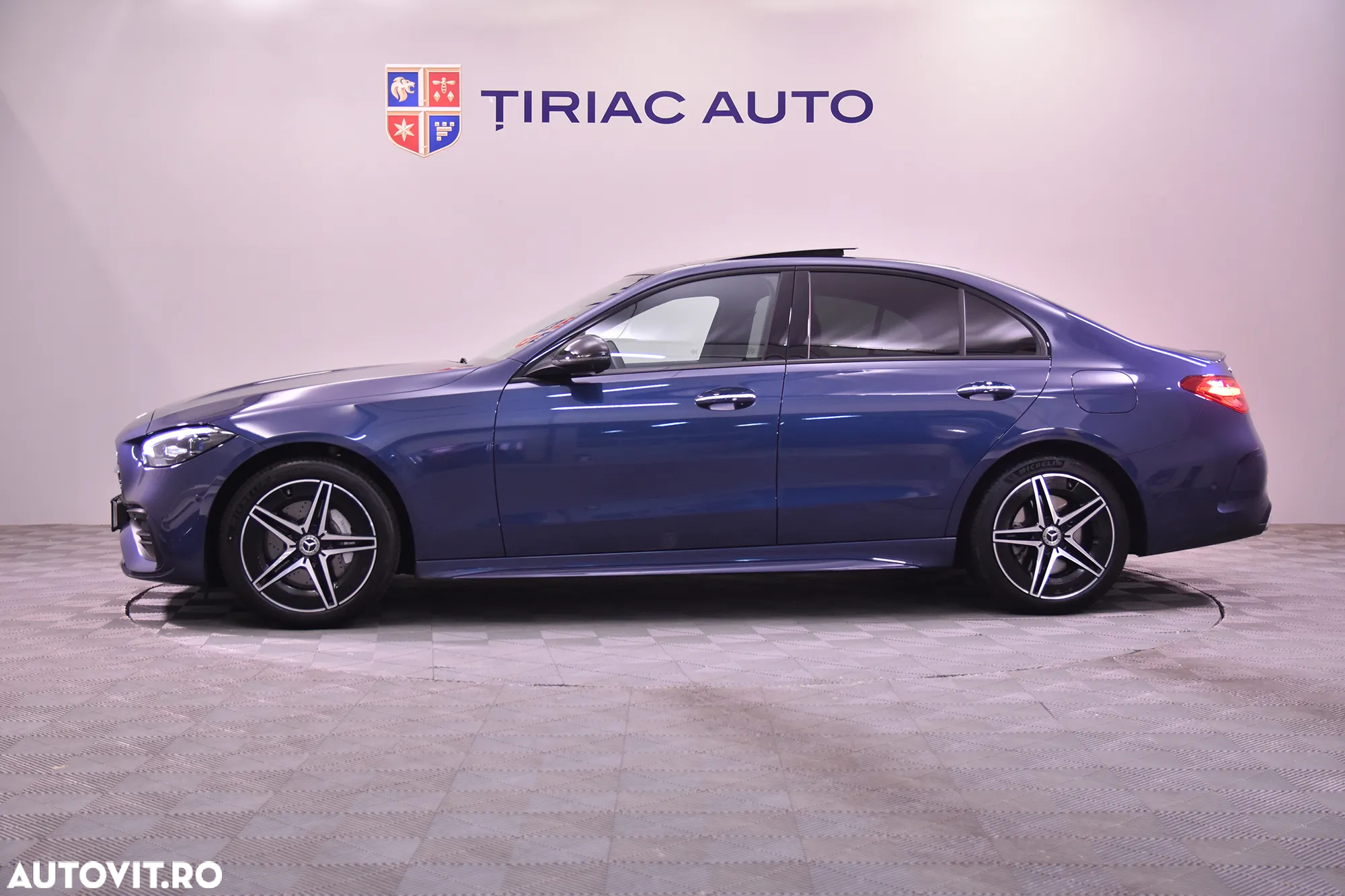 Mercedes-Benz C 400 e 4Matic 9G-TRONIC AMG Line - 2