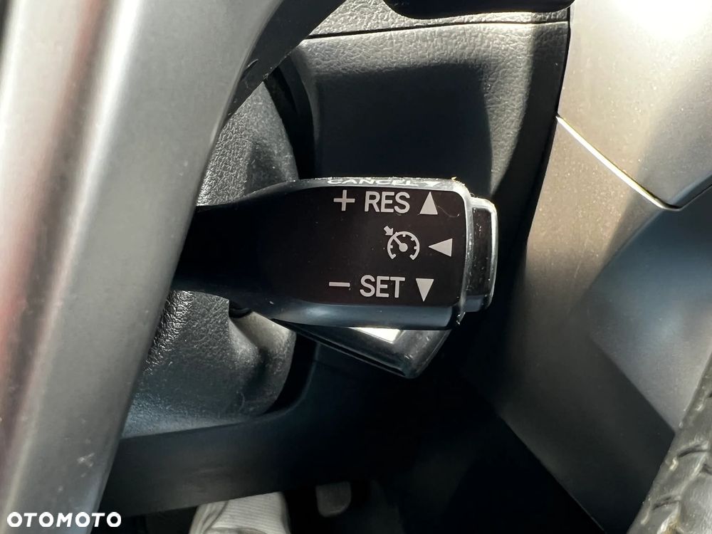 Toyota Verso 2.2 D-CAT Premium 7os - 31