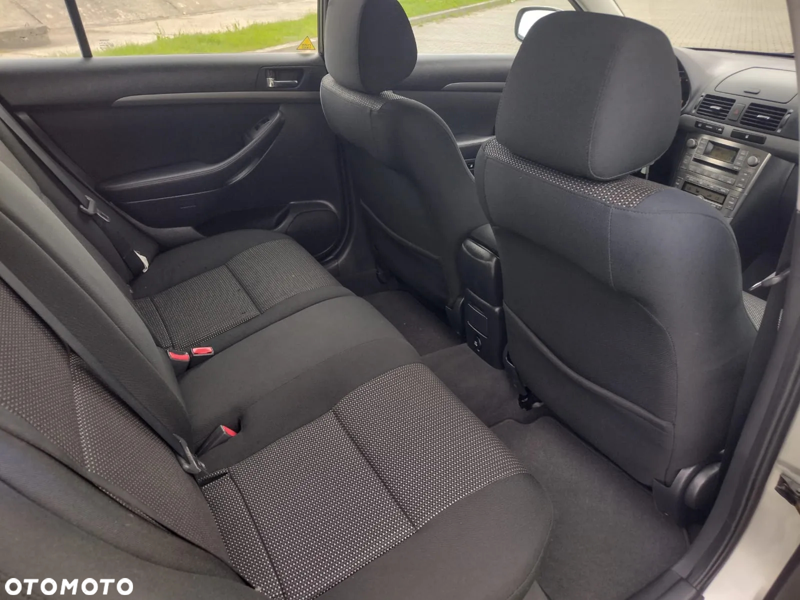Toyota Avensis 1.8 VVT-i Combi Automatik Sol - 17