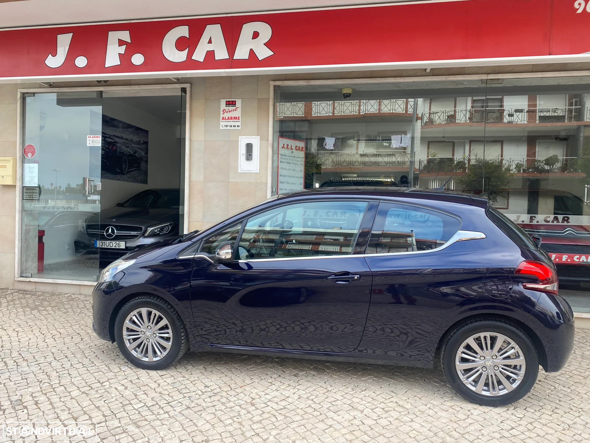 Peugeot 208 1.2 PureTech GT Line - 4