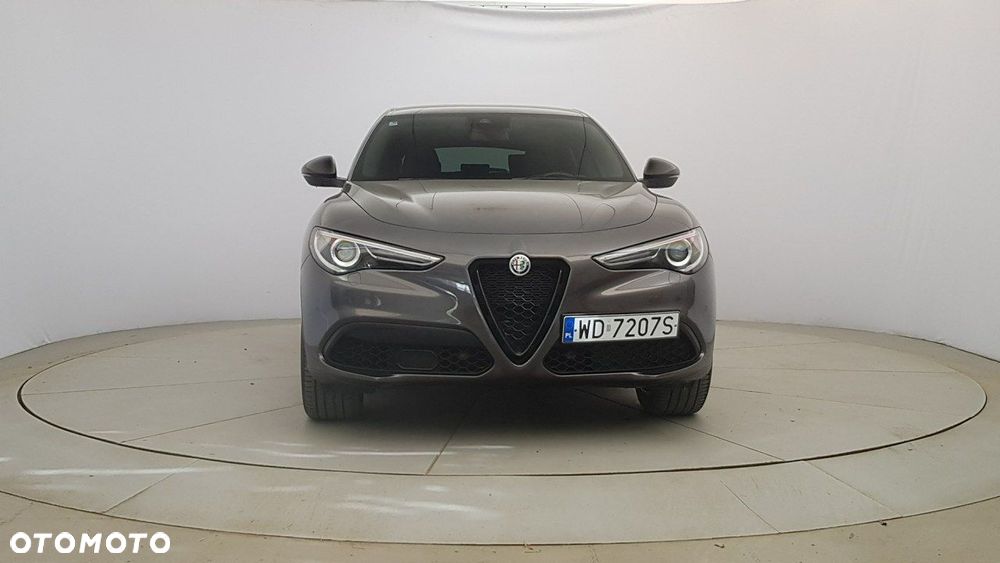 Alfa Romeo Stelvio - 2