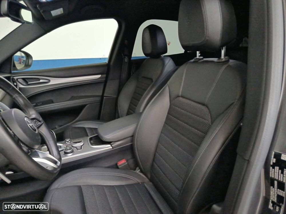 Alfa Romeo Stelvio 2.2 D Sprint AT8 - 9