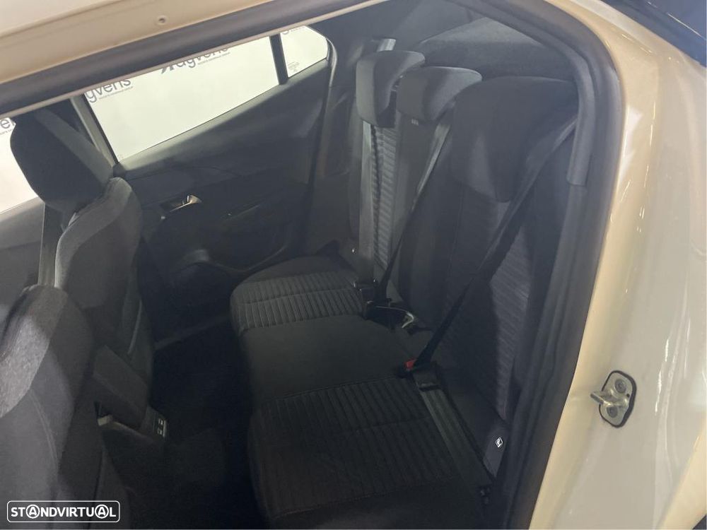 Peugeot e-2008 50 kWh Active Pack — fotografia 9