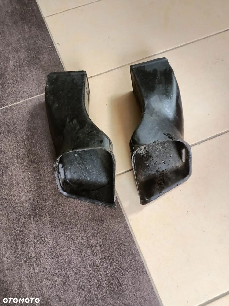 Wlot powietrza na tarcze BMW E39 Mpakiet lewy prawy