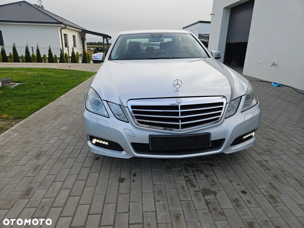 Mercedes-Benz Klasa E 220 CDI BlueEff Avantgarde - 2