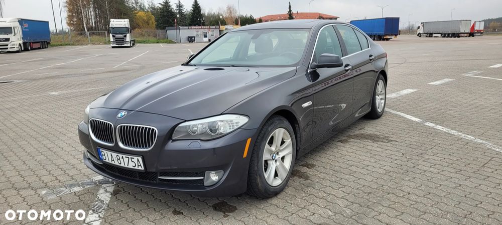 BMW Seria 5 528i xDrive - 10
