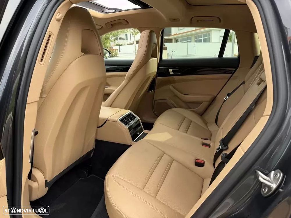 Porsche Panamera Sport Turismo 4 E-Hybrid - 20