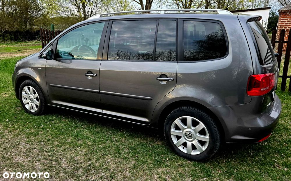 Volkswagen Touran - 1