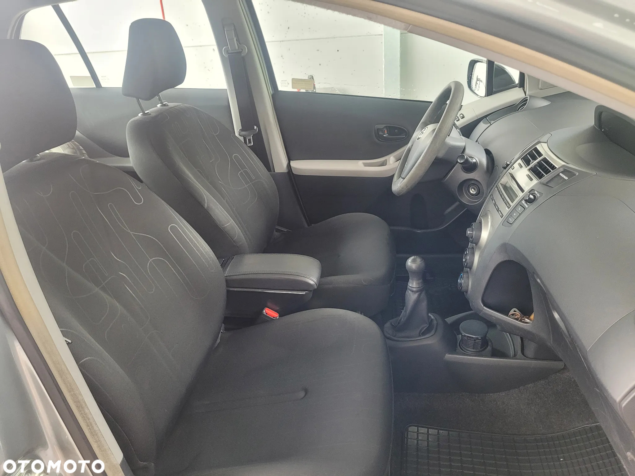 Toyota Yaris 1.0 Luna - 11