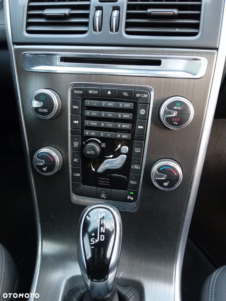 Volvo XC 60 D4 Geartronic Momentum - 12