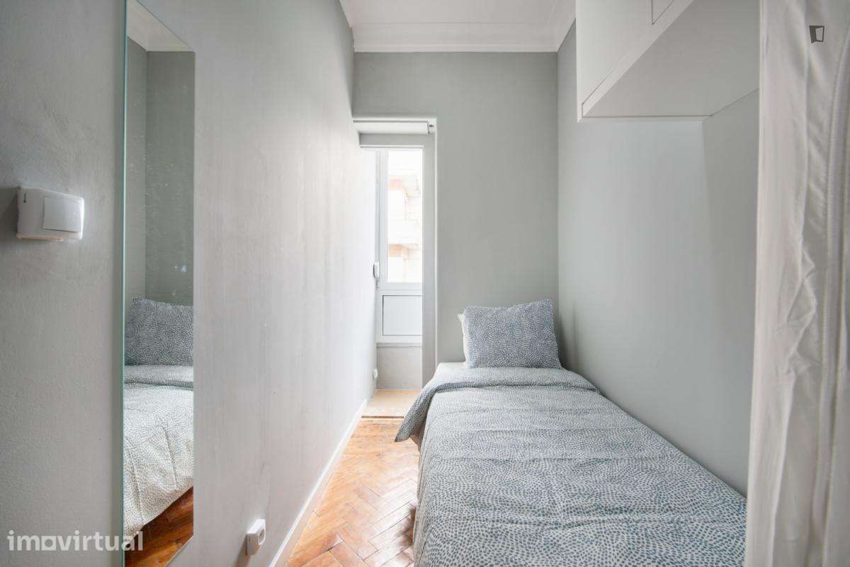Quarto - localizado em Amadora Lisbon - Grande imagem: 2/28
