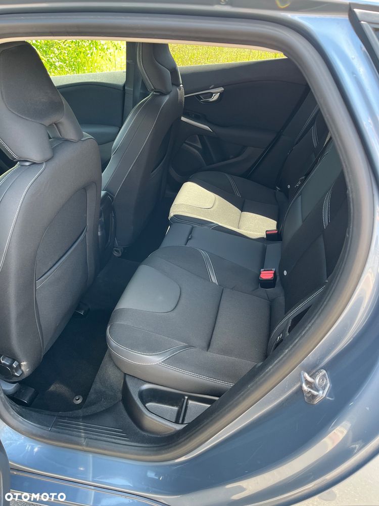 Volvo V40 D2 Kinetic - 12