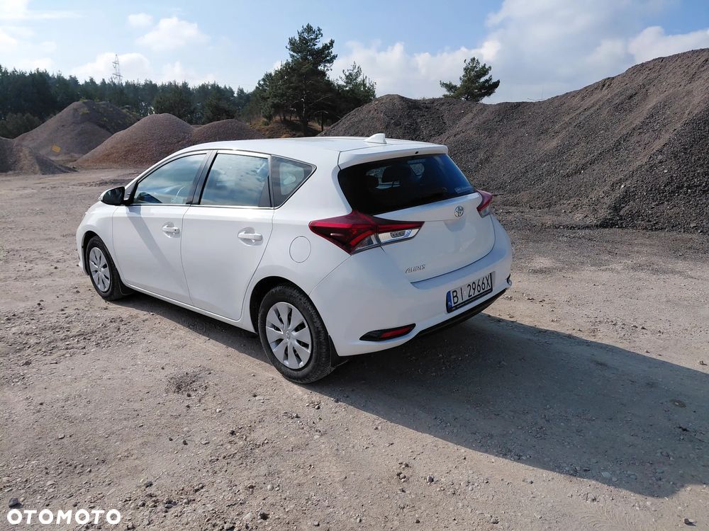 Toyota Auris 1.33 VVT-i Active - 4